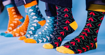 3 tips on how to style colorful socks!